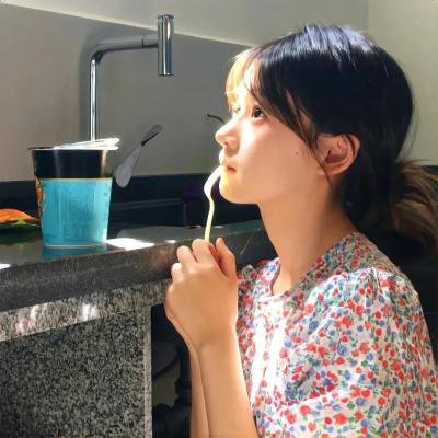 乌干达天空下